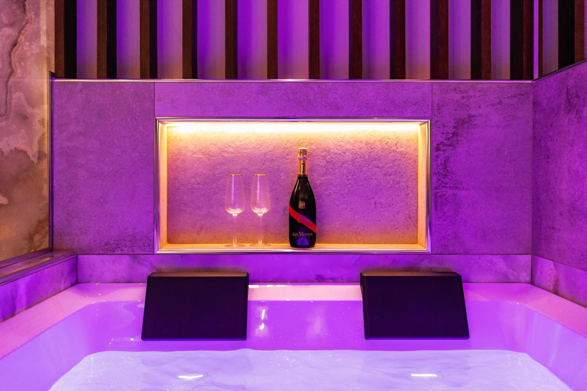 Albadea Deco&Jacuzzi Hotel Rome Exterior photo
